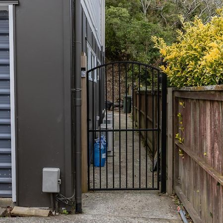 Back Garden Flat With Free On Street Parking And Fiber Wifi - 15 Mins To Ferry, Stadium, Cbd Wellington Exterior foto